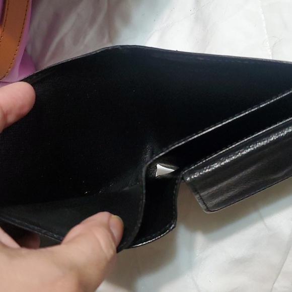 Louis Vuitton man Black epi Leather wallet🖤🖤🖤 - Picture 9 of 11